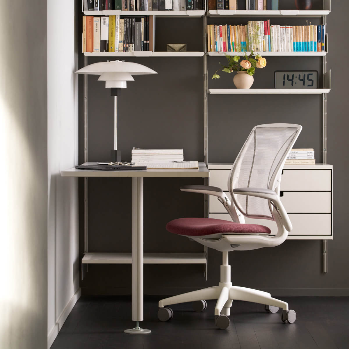 Diffrient World Chair
